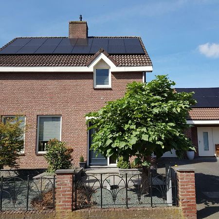 Het Gildehuis Met Sauna En Jacuzzi Stevensweert Exterior photo
