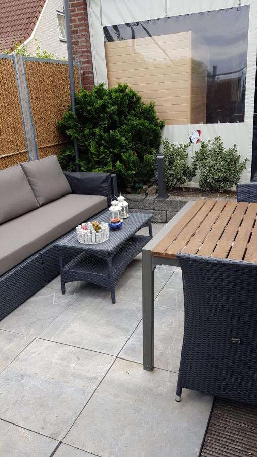 Het Gildehuis Met Sauna En Jacuzzi Stevensweert Exterior photo